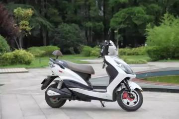“不甘寂寞”的兩輪電動(dòng)車，集體奔赴智能化戰(zhàn)場(chǎng)