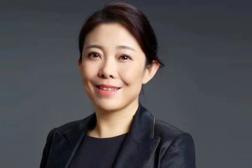 劉強東點將女會計