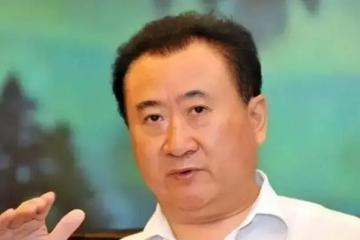 王健林和張近東，沒一個省心的！為了50億不惜公開撕破臉