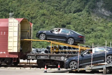 火！貴陽鐵路物流中心汽車運(yùn)輸量飆漲近3倍 國產(chǎn)進(jìn)口大牌都靠它運(yùn)貨