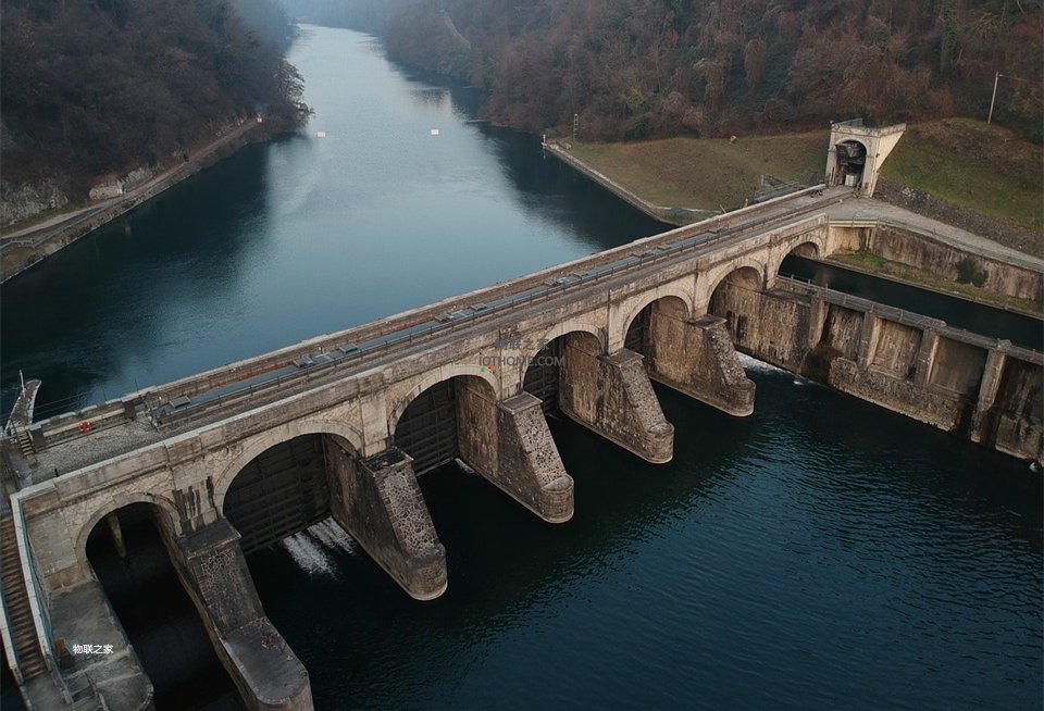 2-20122520013c32.jpg